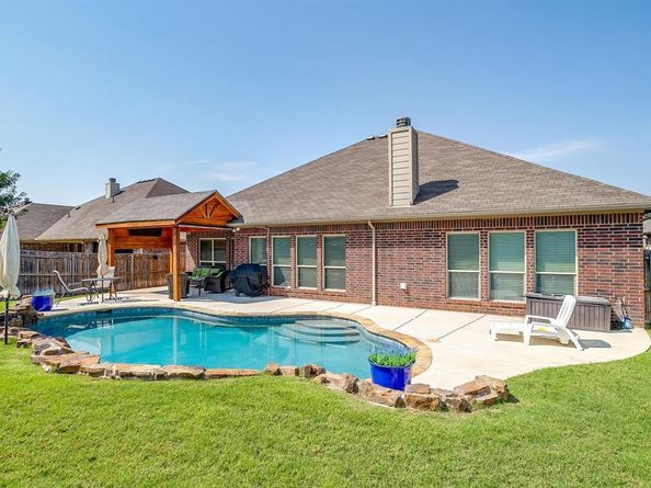 573  Ascot Way , Azle Texas 76020