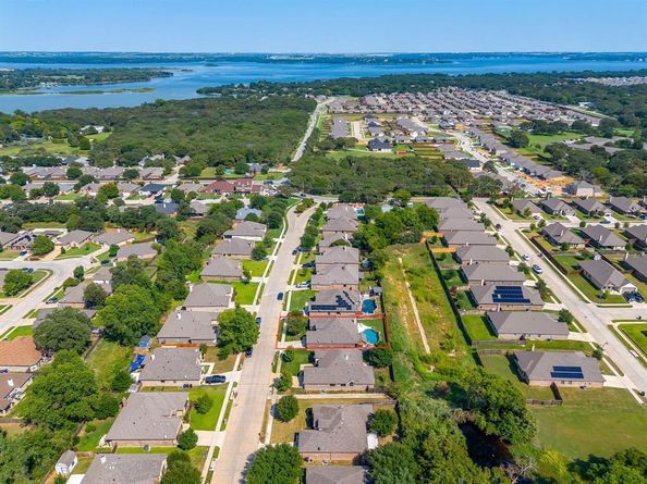 573  Ascot Way , Azle Texas 76020