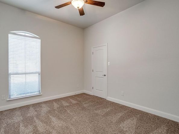 573  Ascot Way , Azle Texas 76020