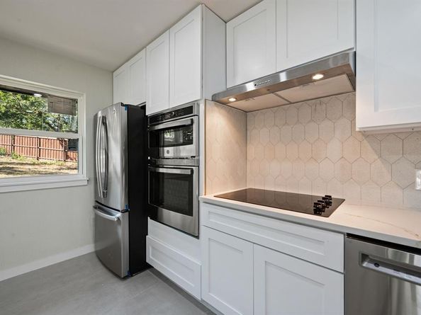 1200  Tanglewood Trail , Euless Texas 76040