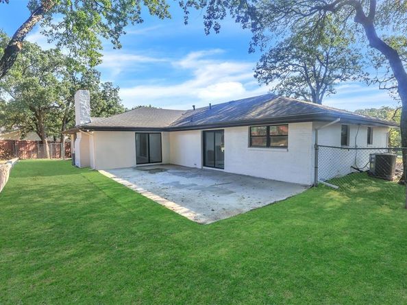 1200  Tanglewood Trail , Euless Texas 76040