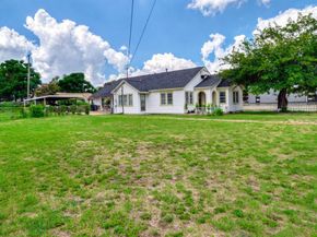 617  Blandin Street , Fort Worth Texas 76111