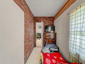 617  Blandin Street , Fort Worth Texas 76111