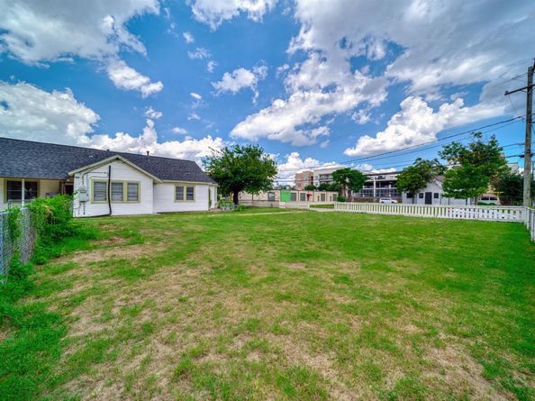 617  Blandin Street , Fort Worth Texas 76111