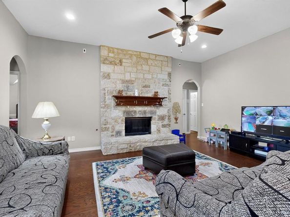 918  Myers Meadow Drive , Garland Texas 75043