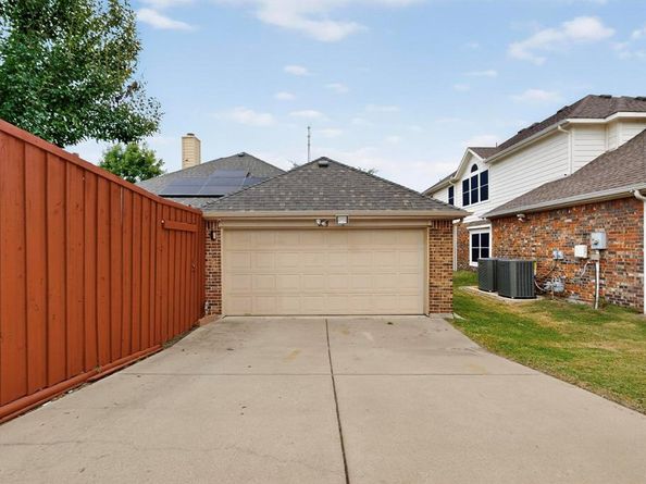 918  Myers Meadow Drive , Garland Texas 75043
