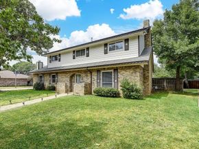 905  Pinehurst Drive , Arlington Texas 76012