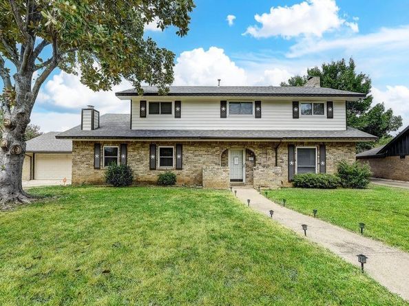 905  Pinehurst Drive , Arlington Texas 76012