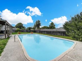 905  Pinehurst Drive , Arlington Texas 76012