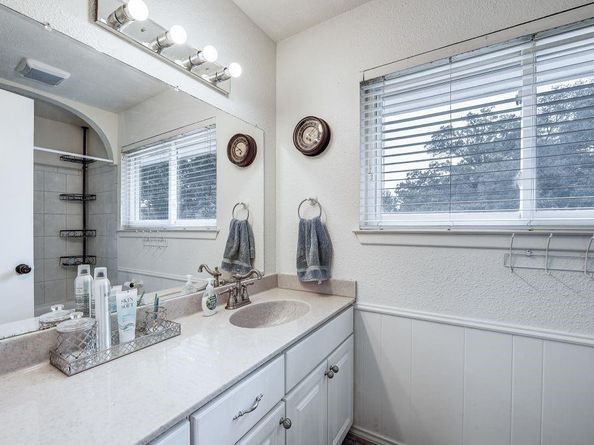 905  Pinehurst Drive , Arlington Texas 76012