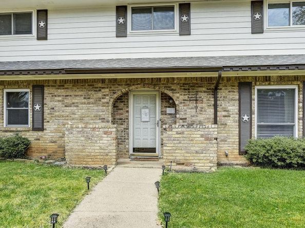 905  Pinehurst Drive , Arlington Texas 76012