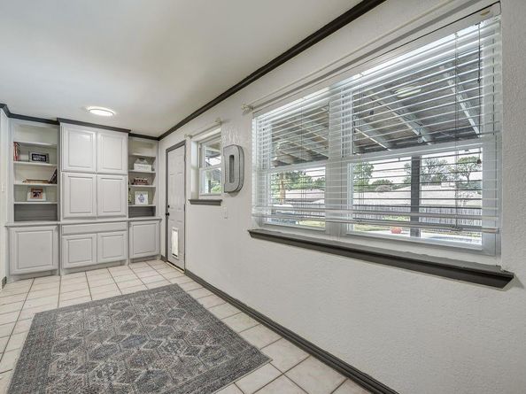 905  Pinehurst Drive , Arlington Texas 76012