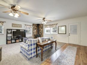 905  Pinehurst Drive , Arlington Texas 76012