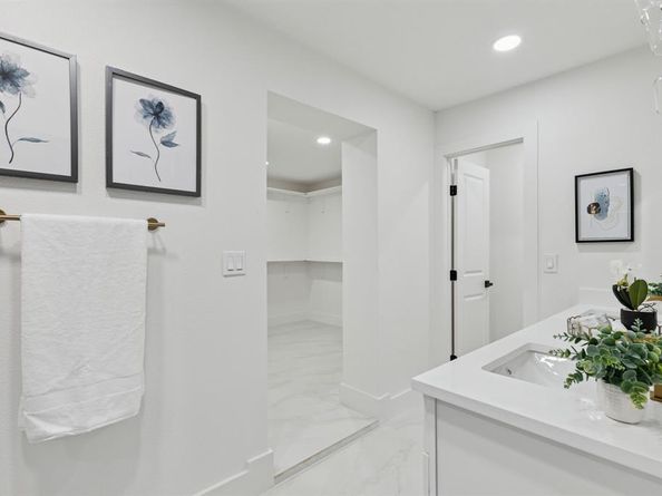 6333  Town Hill Lane , Dallas Texas 75214