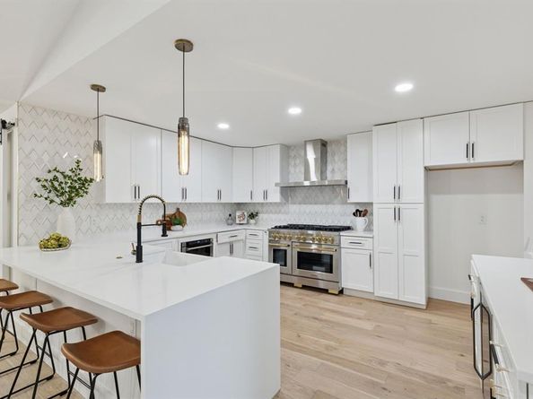 6333  Town Hill Lane , Dallas Texas 75214