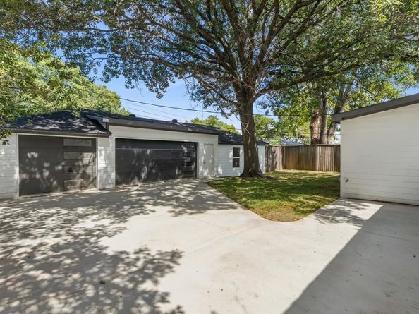 6333  Town Hill Lane , Dallas Texas 75214
