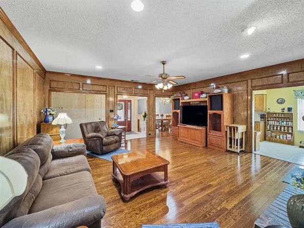 302  Apollo Road , Garland Texas 75040
