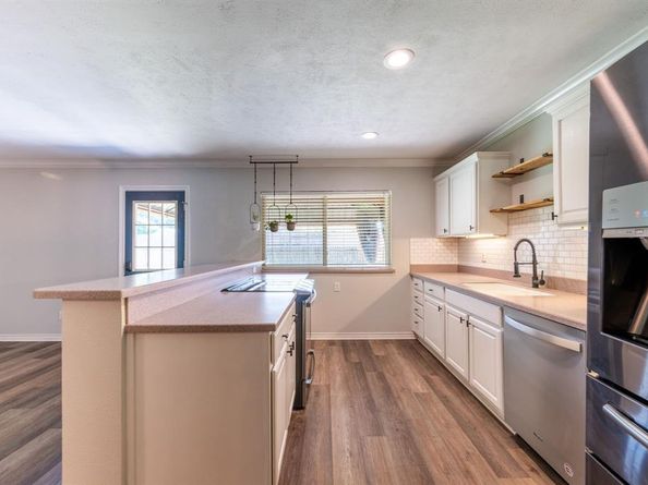 9210  Linda Vista Drive , Rowlett Texas 75088