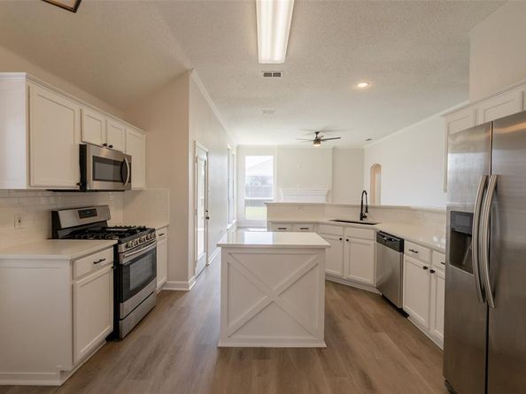6909  Highland Crest Lane , Sachse Texas 75048