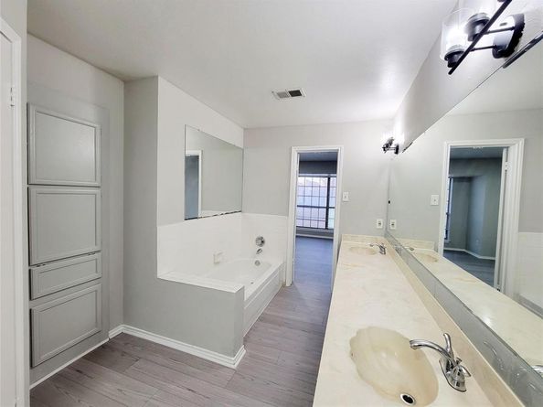 5722  Marvin Loving Drive  228, Garland Texas 75043