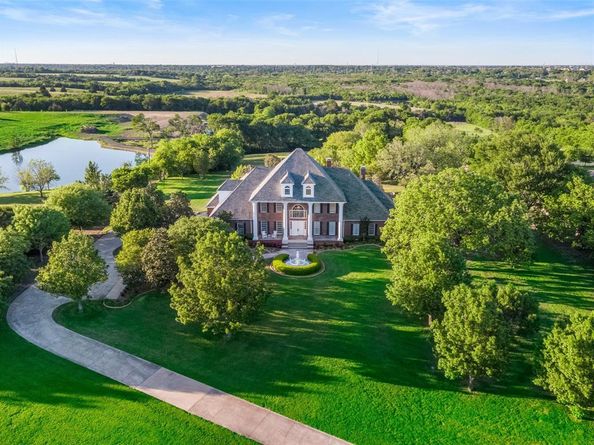 343 E Town East Boulevard , Sunnyvale Texas 75182