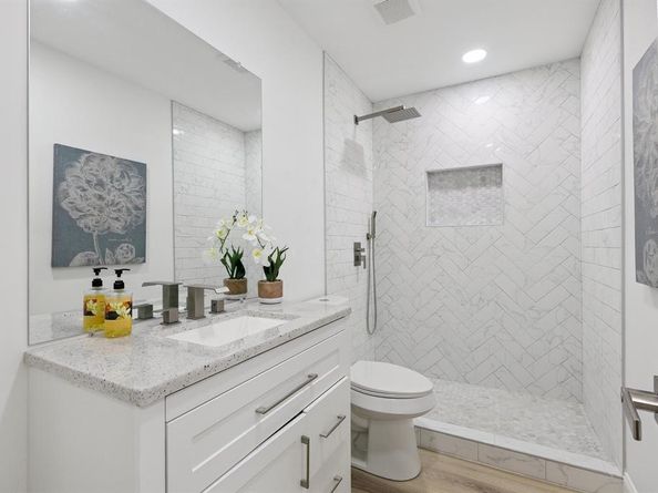12436  Oberlin Drive , Dallas Texas 75243