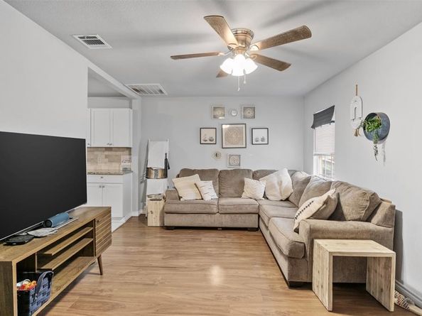 1612  Andrew Avenue , Fort Worth Texas 76105