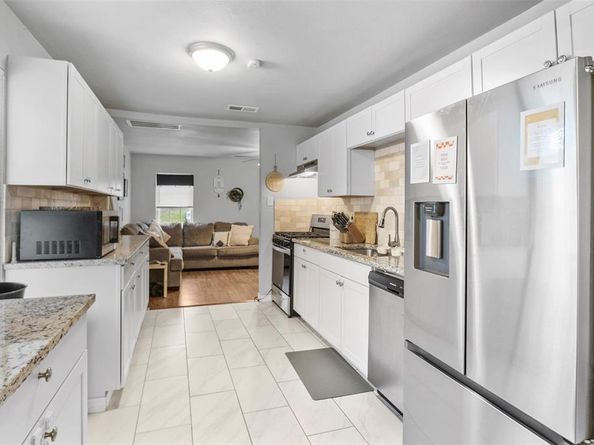 1612  Andrew Avenue , Fort Worth Texas 76105