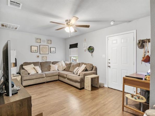 1612  Andrew Avenue , Fort Worth Texas 76105