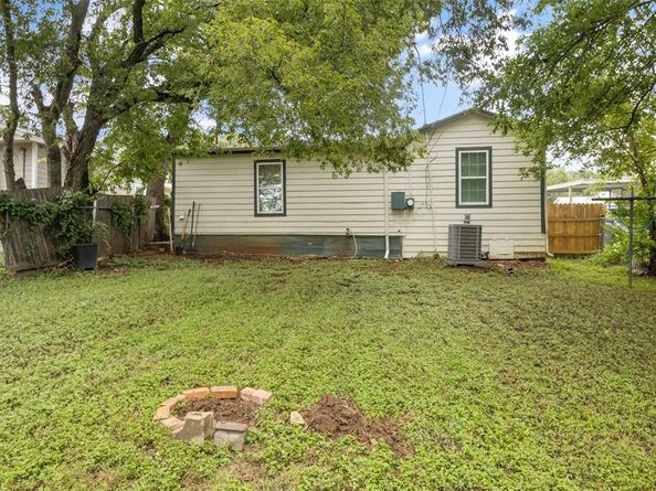 1612  Andrew Avenue , Fort Worth Texas 76105