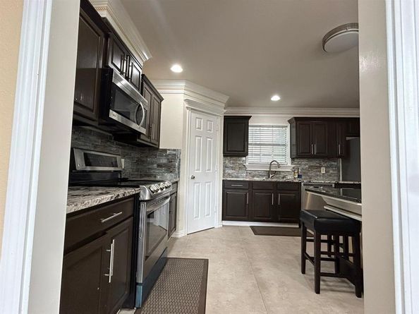 2460  Waterstone Drive , Cedar Hill Texas 75104