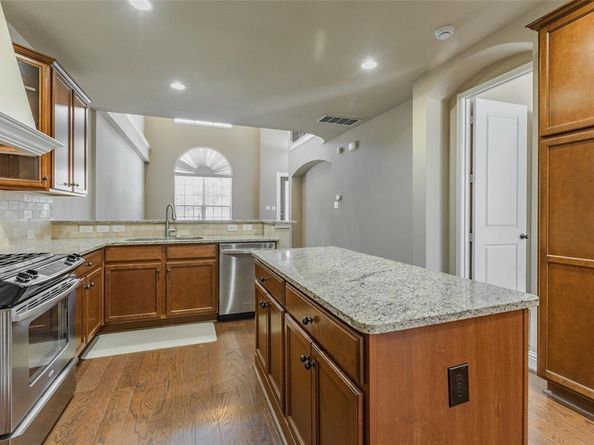 6912  Oeste Drive , Irving Texas 75039