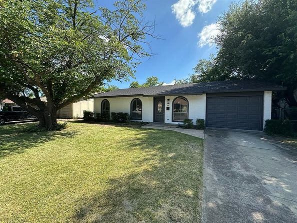 3913  Cambridge Drive , Garland Texas 75043