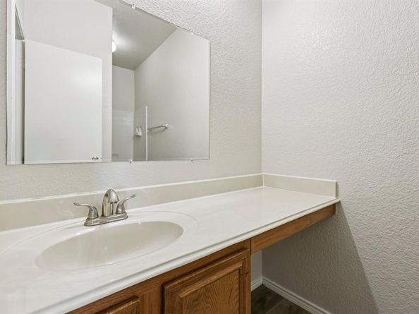 533  Crown Oaks Drive , Fort Worth Texas 76131