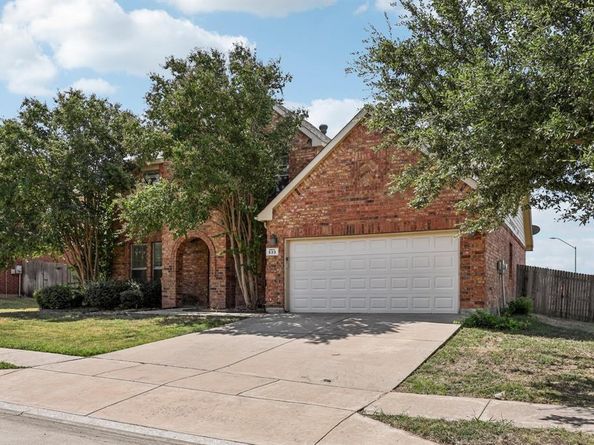 533  Crown Oaks Drive , Fort Worth Texas 76131