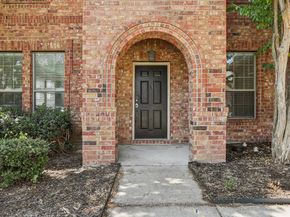 533  Crown Oaks Drive , Fort Worth Texas 76131
