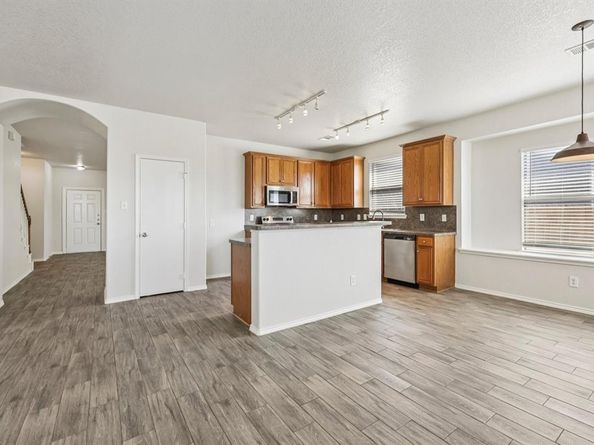 533  Crown Oaks Drive , Fort Worth Texas 76131