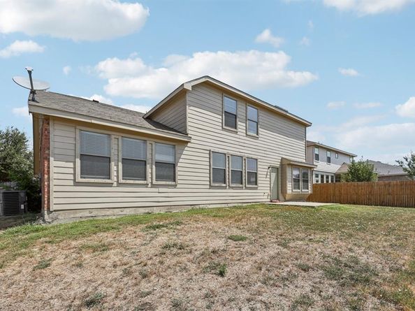 533  Crown Oaks Drive , Fort Worth Texas 76131