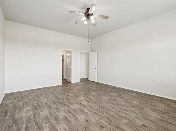 533  Crown Oaks Drive , Fort Worth Texas 76131