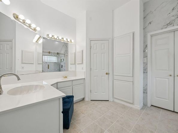 6320  Merritt Way Court , Arlington Texas 76018