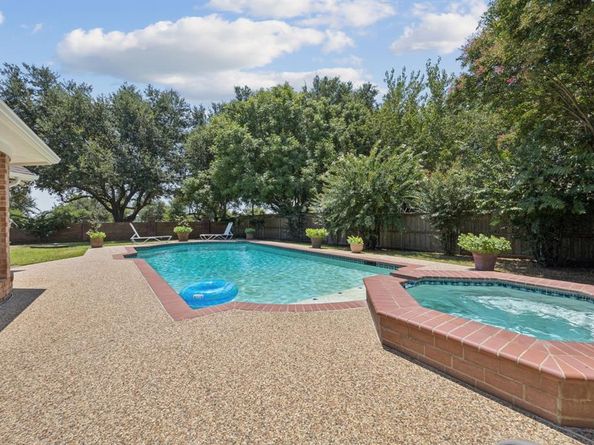 6320  Merritt Way Court , Arlington Texas 76018