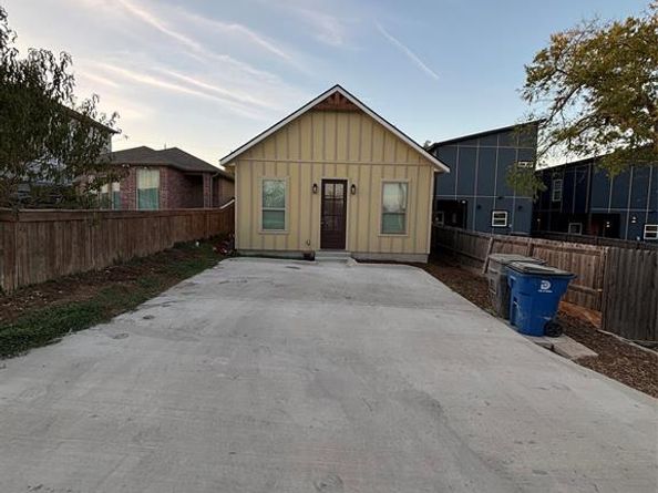 2730  Camel Court , Dallas Texas 75241