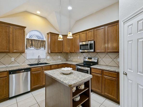 5516  Plata Lane , Benbrook Texas 76126