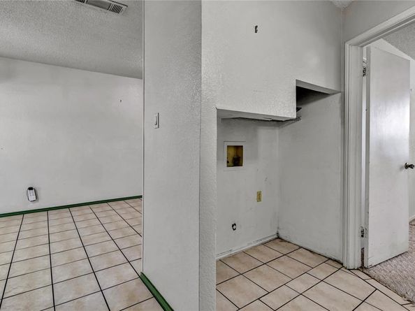 210  Slaughter Street , Arlington Texas 76011