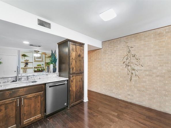 714  Oakwood Trail , Fort Worth Texas 76112