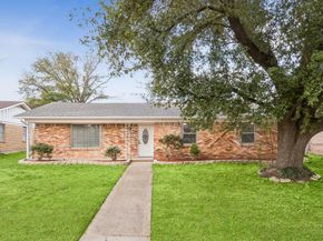 9643  Altacrest Drive , Dallas Texas 75227