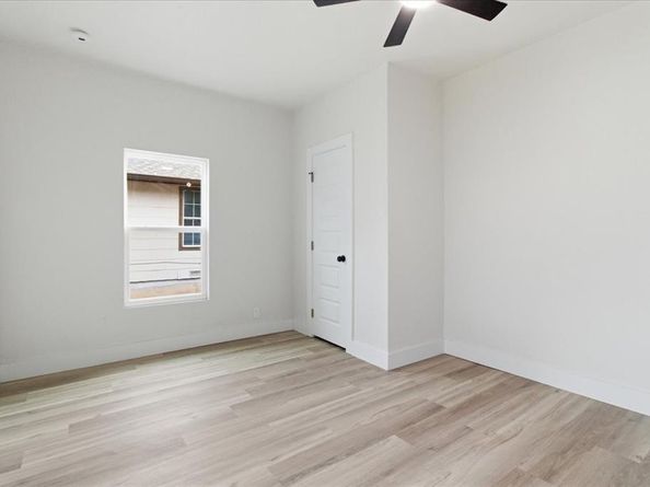 933 E Ramsey Avenue , Fort Worth Texas 76104