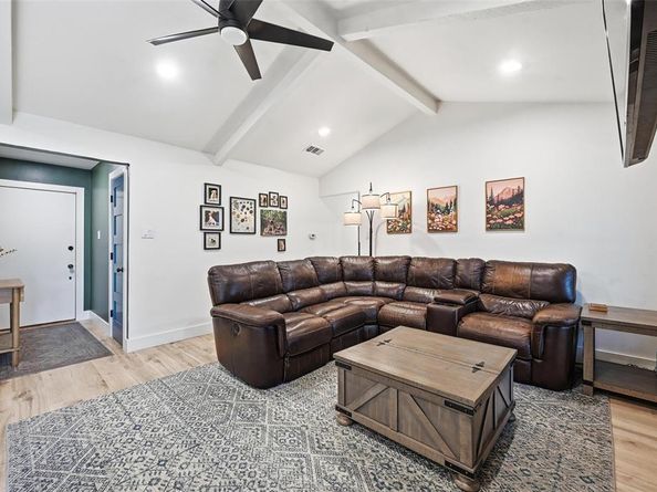 3910  Firethorn Drive , Arlington Texas 76017