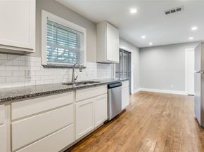 1811  Canelo Drive , Dallas Texas 75232