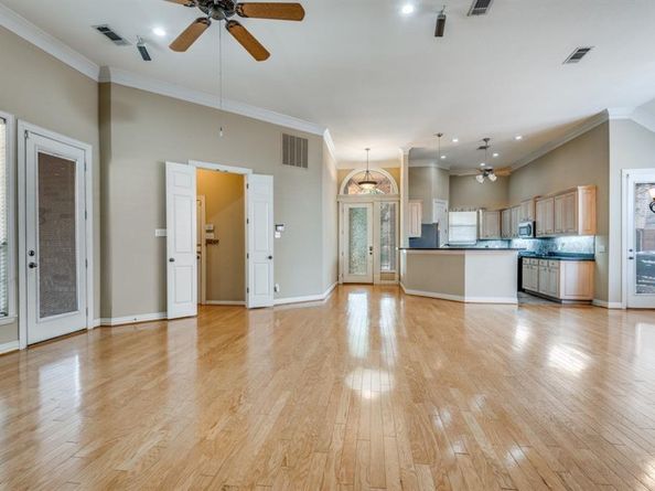 1008  Gabriel Lane , Fort Worth Texas 76116